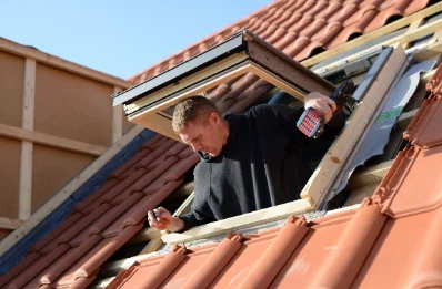 Pose de fenêtres de toit Velux aux Lèves-et-Thoumeyragues